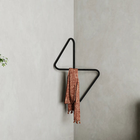 Brio Freestanding Clothes Hanger — product photograph | علاقة ملابس بريو القائمة — صورة للمنتج
