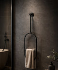 Una Wall-Mounted Towel Holder — product photograph | حامل فوط أونا المثبت على الحائط — صورة للمنتج