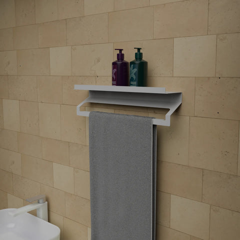 Large wall mounted stainless steel bathroom storage shelf for towels and essentials رف تخزين كبير مثبت على الحائط من ستانلس ستيل للمناشف والأغراض الكبيرة