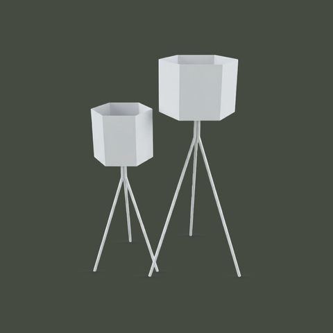 Contemporary hexagonal planter pot with stylish tripod base for indoor or outdoor plants وعاء زرع سداسي عصري بقاعدة ثلاثية أنيقة