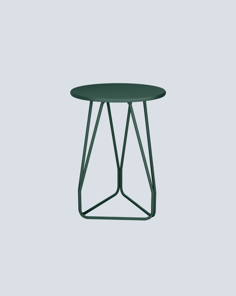 Open wire metal side table with minimalist modern design for living room or bedroom طاولة جانبية سلكية بتصميم معدني بسيط وعصري لغرفة المعيشة أو النوم