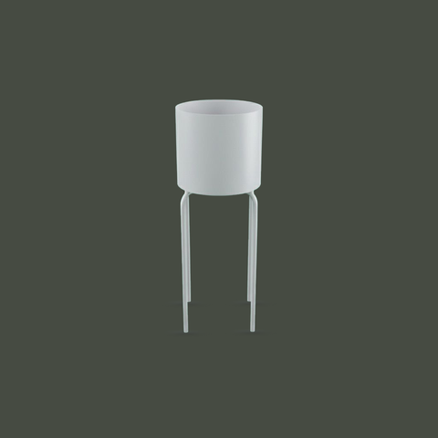 Modern wide planter pot for indoor or outdoor plants with elegant sleek design وعاء زرع عريض عصري للنباتات الداخلية والخارجية بتصميم أنيق