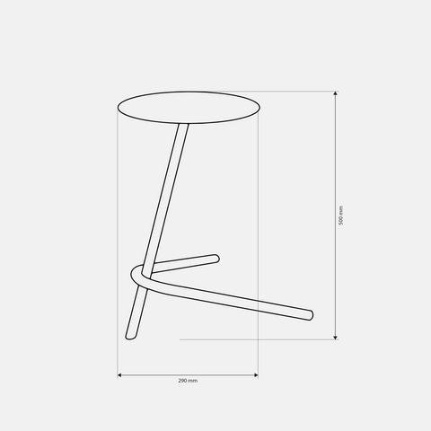 Modern metal side table with sculptural base beside bed for decor and essentials طاولة جانبية معدنية عصرية بتصميم نحتي موضوعة بجانب السرير للديكور والأغراض اليومية